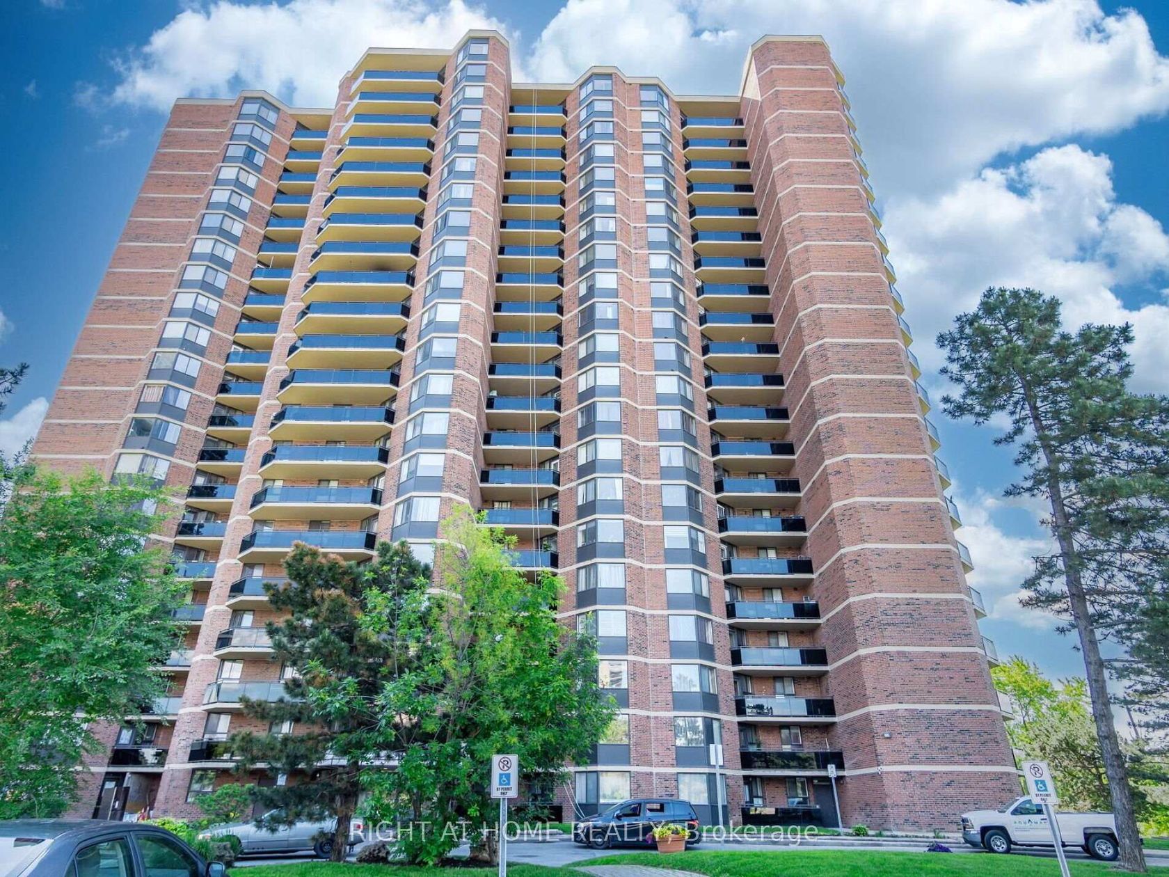 305 - 234 Albion Road, Old Rexdale, Toronto photo number 2 305 - 234 Albion Road, Old Rexdale, Toronto photo number 2