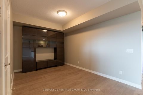 Photo 11 at 615 - 9245 Jane Street, Maple, Vaughan