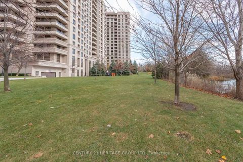 Photo 33 at 615 - 9245 Jane Street, Maple, Vaughan