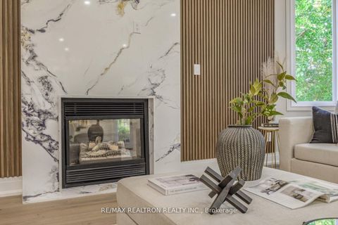 Photo 8 at 20 Pathlane Road, Langstaff, Richmond Hill