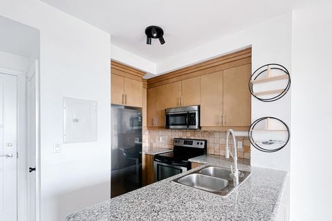 Photo 14 at PH108 - 18 Harding Boulevard, Harding, Richmond Hill