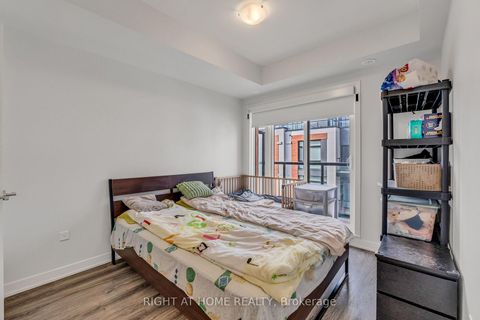 Photo 3 at 907 - 2 Steckley House Lane, Rural Richmond Hill, Richmond Hill Photo 3 at 907 - 2 Steckley House Lane, Rural Richmond Hill, Richmond Hill