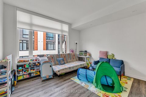 Photo 13 at 907 - 2 Steckley House Lane, Rural Richmond Hill, Richmond Hill Photo 13 at 907 - 2 Steckley House Lane, Rural Richmond Hill, Richmond Hill