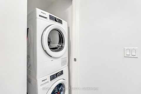 Photo 23 at 907 - 2 Steckley House Lane, Rural Richmond Hill, Richmond Hill