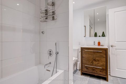 Photo 25 at 466 Montrose Avenue, Little Italy, Toronto