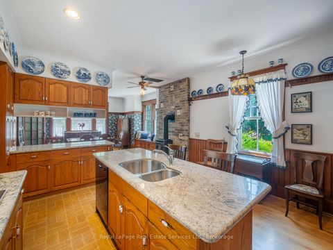 Photo 10 at 3175 Lakeshore Road W, BR Bronte, Oakville