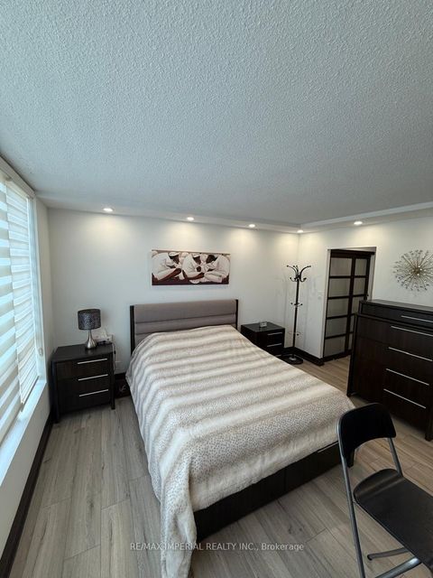 Photo 11 at PH503 - 5785 Yonge Street, Newtonbrook East, Toronto Photo 11 at PH503 - 5785 Yonge Street, Newtonbrook East, Toronto