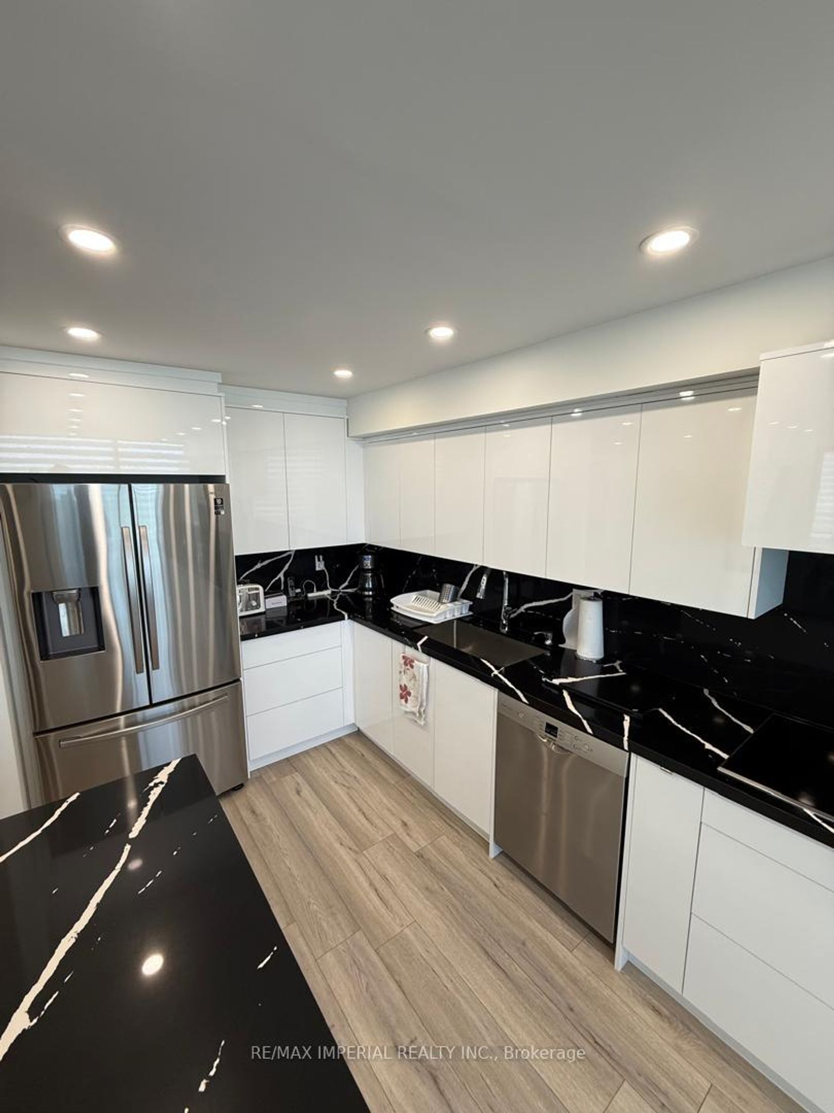 Photo 5 at PH503 - 5785 Yonge Street, Newtonbrook East, Toronto Photo 5 at PH503 - 5785 Yonge Street, Newtonbrook East, Toronto