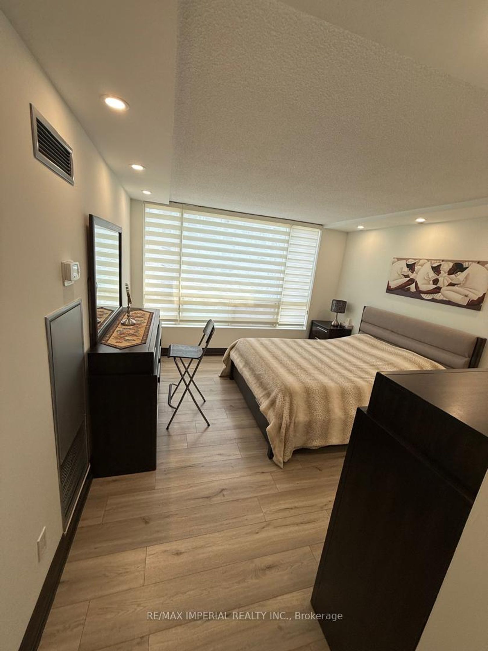 Photo 10 at PH503 - 5785 Yonge Street, Newtonbrook East, Toronto Photo 10 at PH503 - 5785 Yonge Street, Newtonbrook East, Toronto