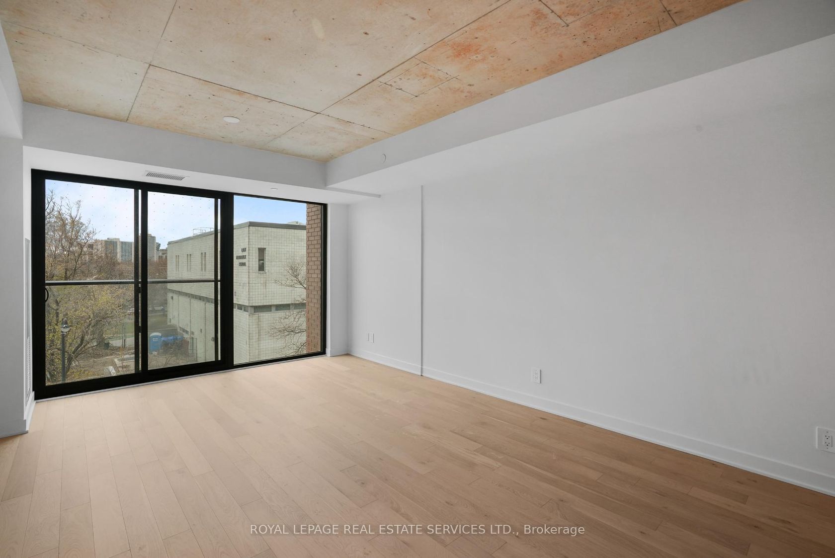 Photo 5 at 302 - 2720 Dundas Street W, Junction Area, Toronto Photo 5 at 302 - 2720 Dundas Street W, Junction Area, Toronto