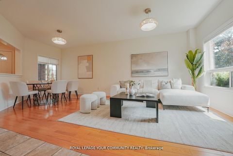 Photo 4 at 550 Greig Circle, College Manor, Newmarket