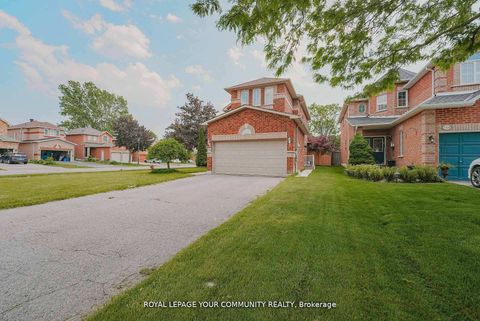 Photo 10 at 550 Greig Circle, College Manor, Newmarket