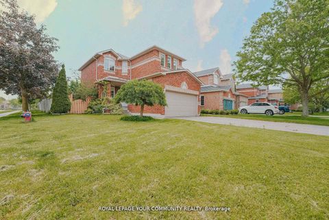 Photo 11 at 550 Greig Circle, College Manor, Newmarket