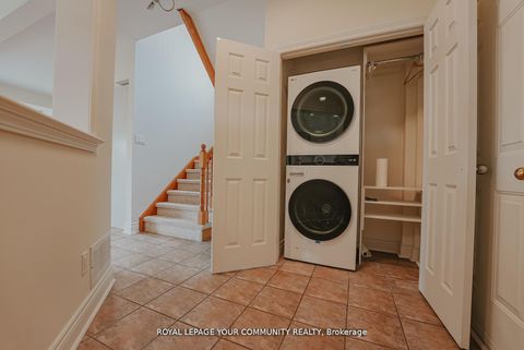 Photo 18 at 550 Greig Circle, College Manor, Newmarket