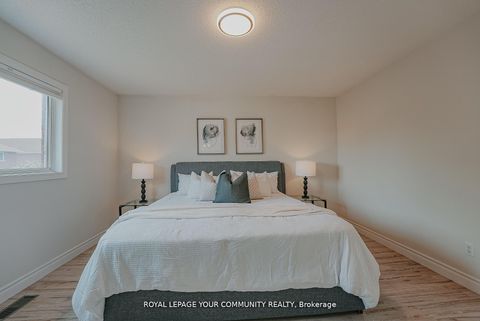 Photo 27 at 550 Greig Circle, College Manor, Newmarket