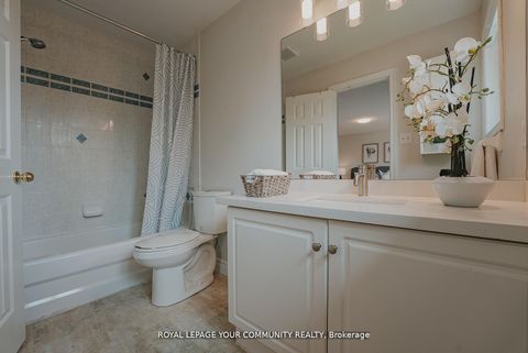 Photo 29 at 550 Greig Circle, College Manor, Newmarket