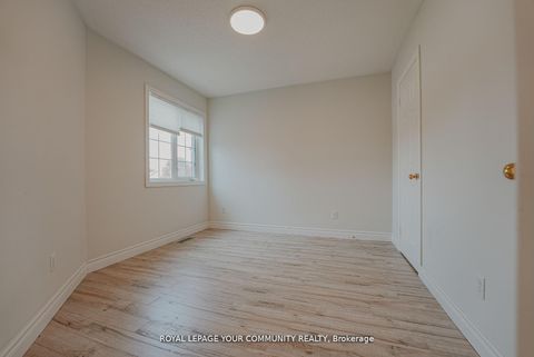 Photo 33 at 550 Greig Circle, College Manor, Newmarket