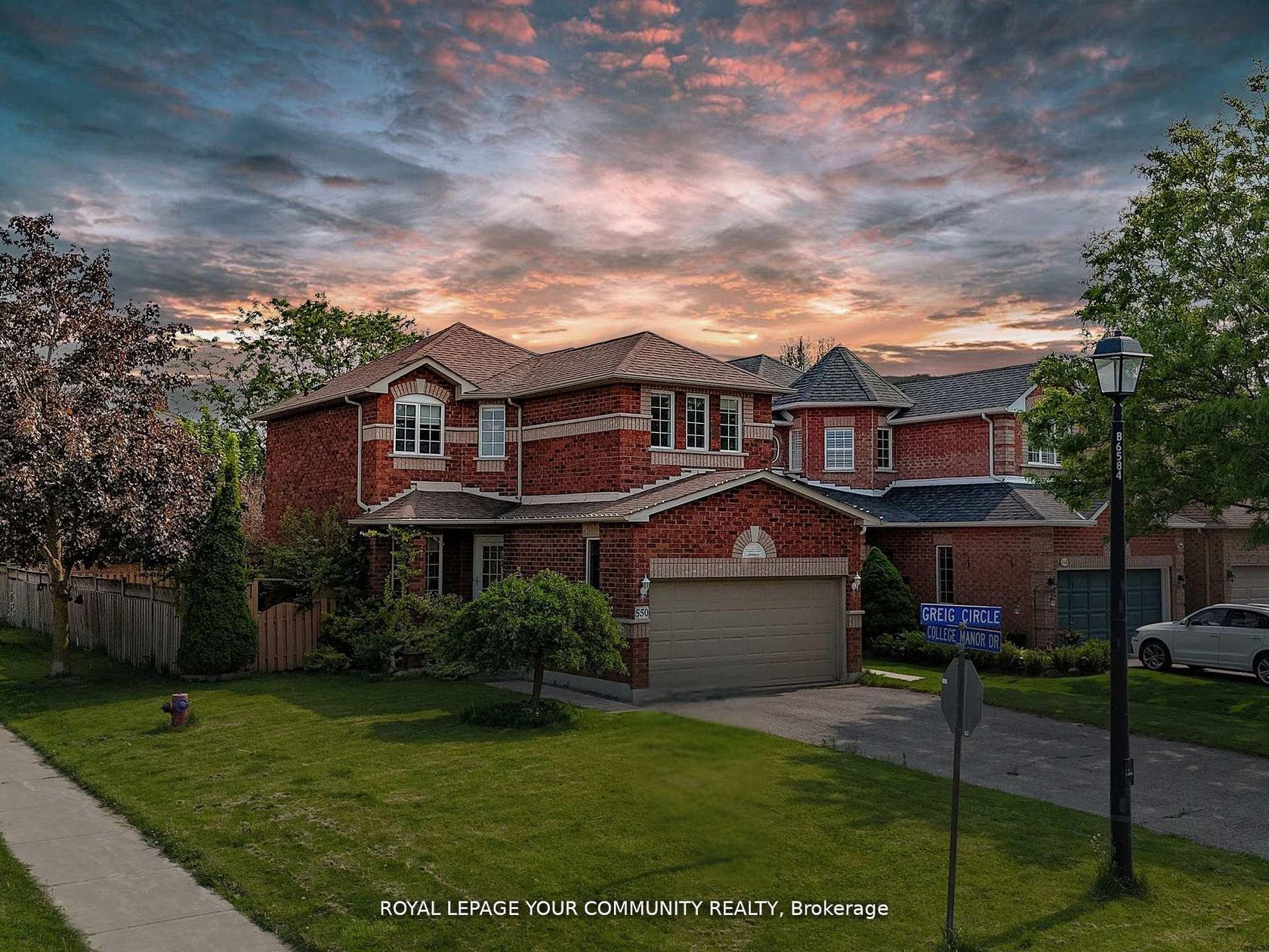 550 Greig Circle, College Manor, Newmarket photo number 2