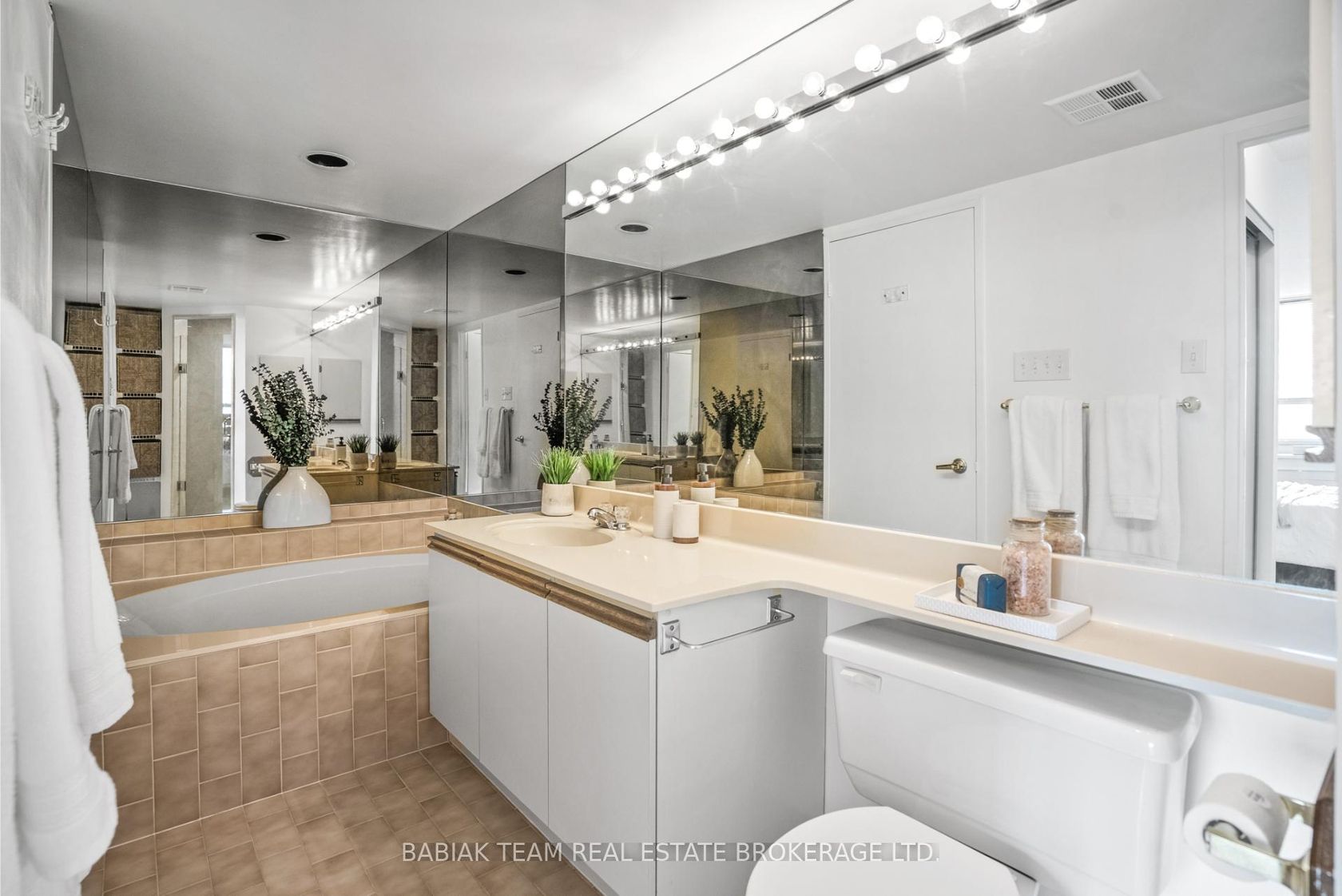 Photo 20 at 1604 - 1300 Islington Avenue, City Centre West, Toronto Photo 20 at 1604 - 1300 Islington Avenue, City Centre West, Toronto