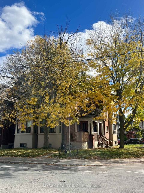 Photo 3 at 137 Annette Street, Junction Area, Toronto