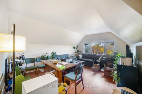 Photo 8 at 137 Annette Street, Junction Area, Toronto