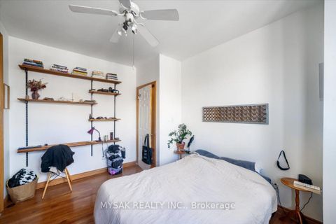 Photo 9 at 137 Annette Street, Junction Area, Toronto