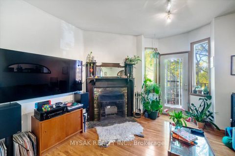 Photo 10 at 137 Annette Street, Junction Area, Toronto