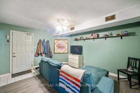 Photo 18 at 137 Annette Street, Junction Area, Toronto