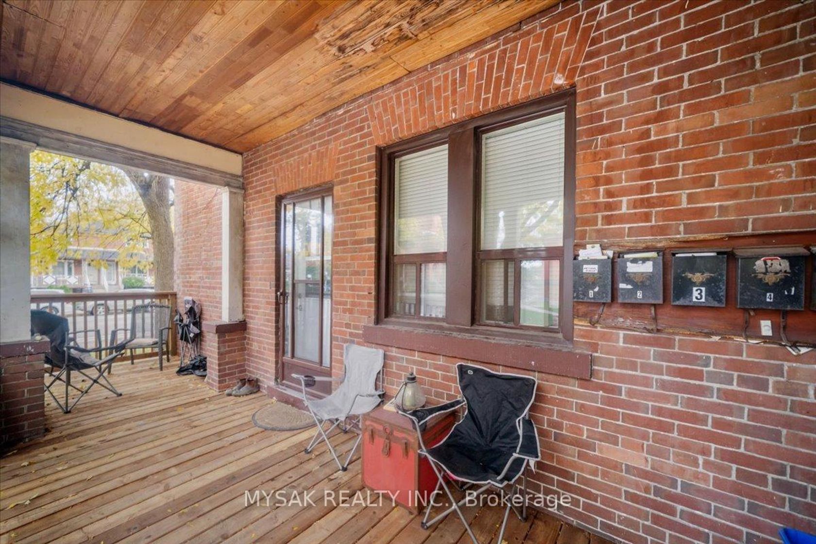 Photo 5 at 137 Annette Street, Junction Area, Toronto Photo 5 at 137 Annette Street, Junction Area, Toronto