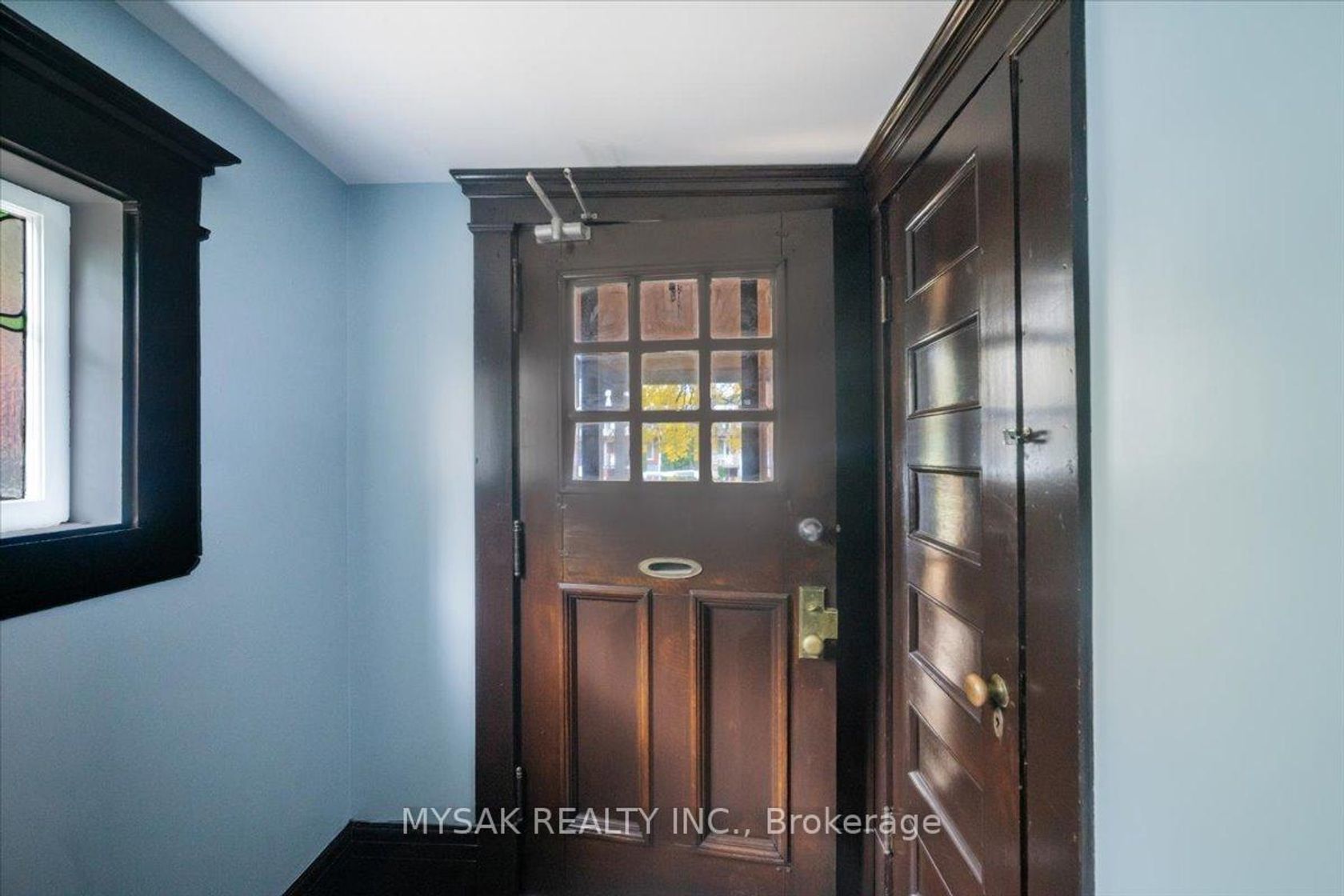 Photo 6 at 137 Annette Street, Junction Area, Toronto Photo 6 at 137 Annette Street, Junction Area, Toronto