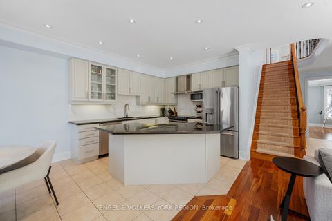 Photo 14 at 2 Fiorentina Avenue, Vellore Village, Vaughan