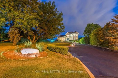 Photo 1 at 776 Woodland Acres Crescent, Rural Vaughan, Vaughan