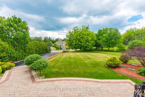 Photo 8 at 776 Woodland Acres Crescent, Rural Vaughan, Vaughan