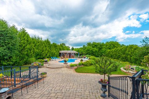 Photo 14 at 776 Woodland Acres Crescent, Rural Vaughan, Vaughan