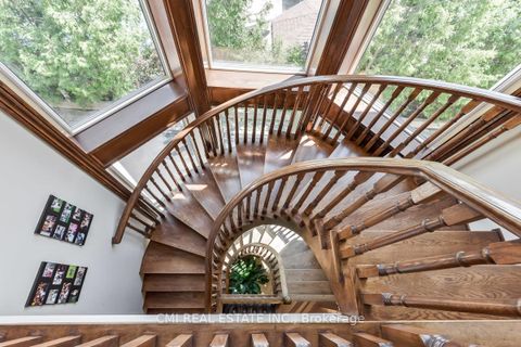 Photo 22 at 776 Woodland Acres Crescent, Rural Vaughan, Vaughan