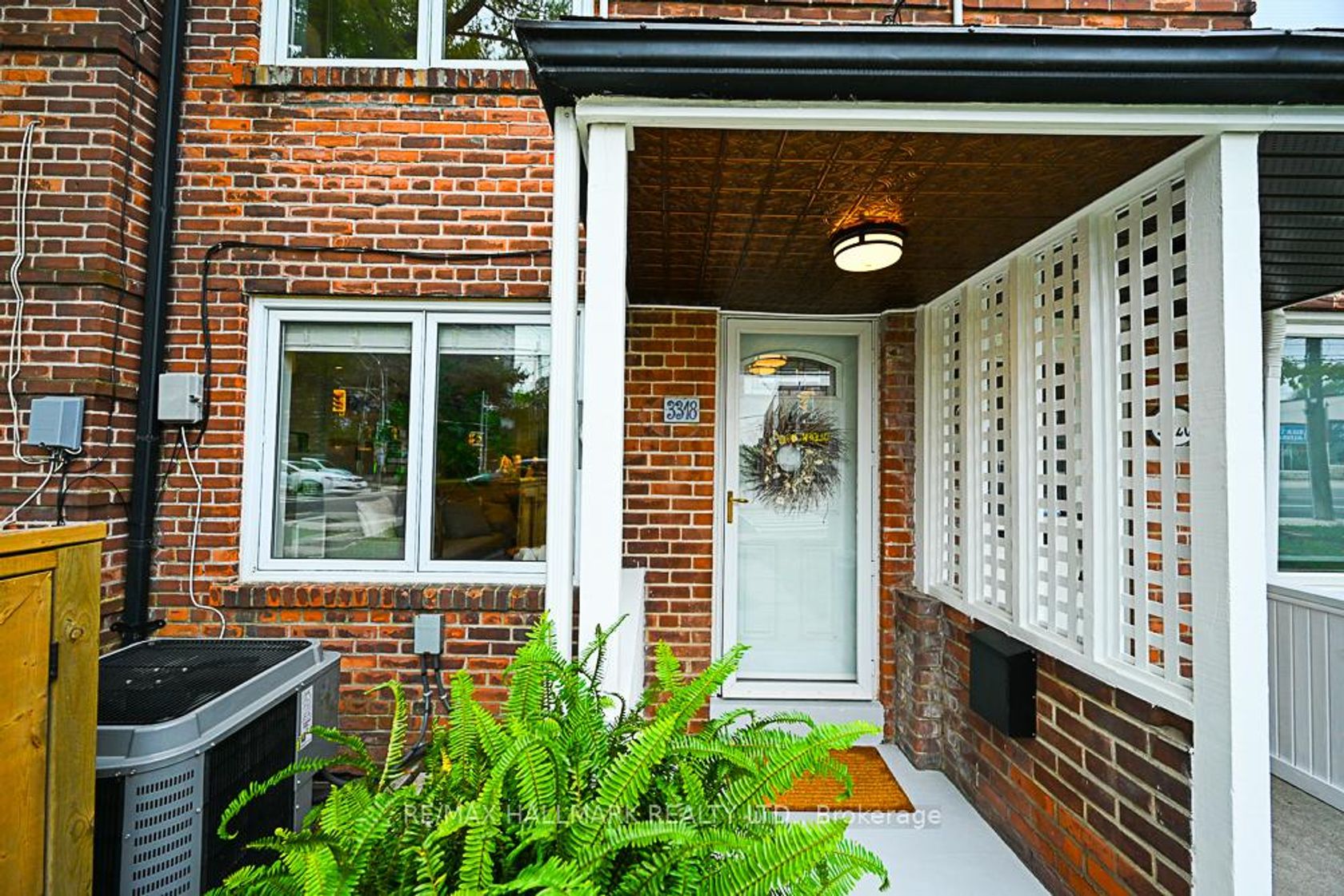 Photo 3 at 3318 Bathurst Street, Lawrence, Toronto Photo 3 at 3318 Bathurst Street, Lawrence, Toronto