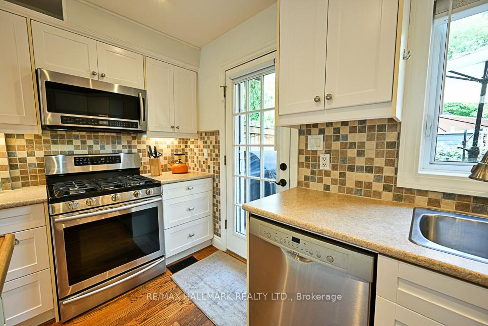 Photo 11 at 3318 Bathurst Street, Lawrence, Toronto Photo 11 at 3318 Bathurst Street, Lawrence, Toronto