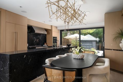 Photo 1 at 109 Hilton Avenue, Casa Loma, Toronto Photo 1 at 109 Hilton Avenue, Casa Loma, Toronto