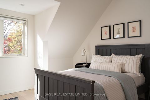 Photo 22 at 109 Hilton Avenue, Casa Loma, Toronto