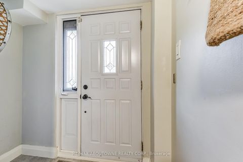 Photo 4 at 6 - 2 Bradbrook Road, City Centre West, Toronto