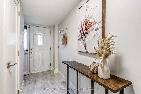 Photo 7 at 6 - 2 Bradbrook Road, City Centre West, Toronto