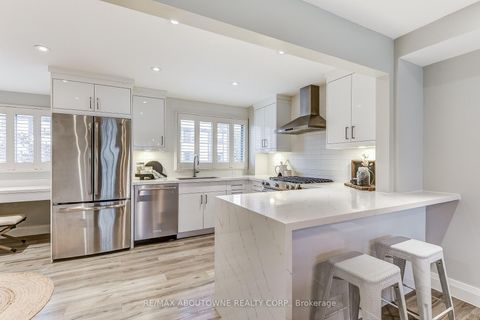 Photo 21 at 6 - 2 Bradbrook Road, City Centre West, Toronto