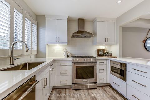 Photo 26 at 6 - 2 Bradbrook Road, City Centre West, Toronto