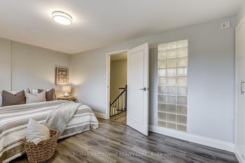 Photo 33 at 6 - 2 Bradbrook Road, City Centre West, Toronto