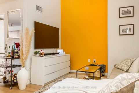 Photo 4 at 214 - 125 Western Battery Road W, Niagara, Toronto