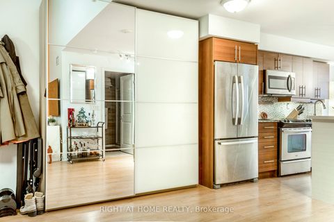 Photo 5 at 214 - 125 Western Battery Road W, Niagara, Toronto