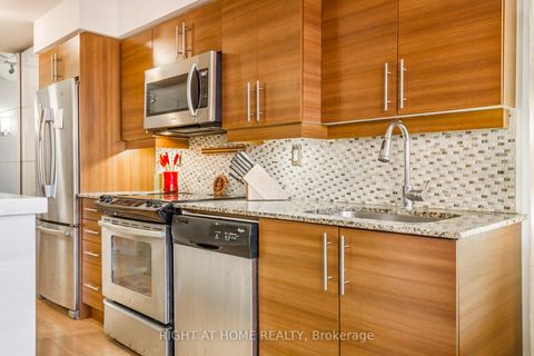 Photo 7 at 214 - 125 Western Battery Road W, Niagara, Toronto