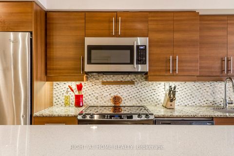 Photo 9 at 214 - 125 Western Battery Road W, Niagara, Toronto