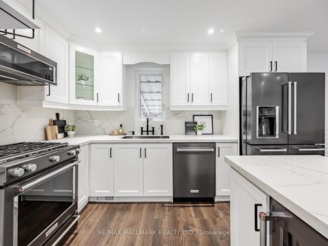 Photo 12 at 12 Leagrove Crescent, Birchmount, Toronto