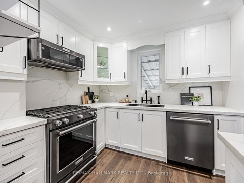 Photo 13 at 12 Leagrove Crescent, Birchmount, Toronto